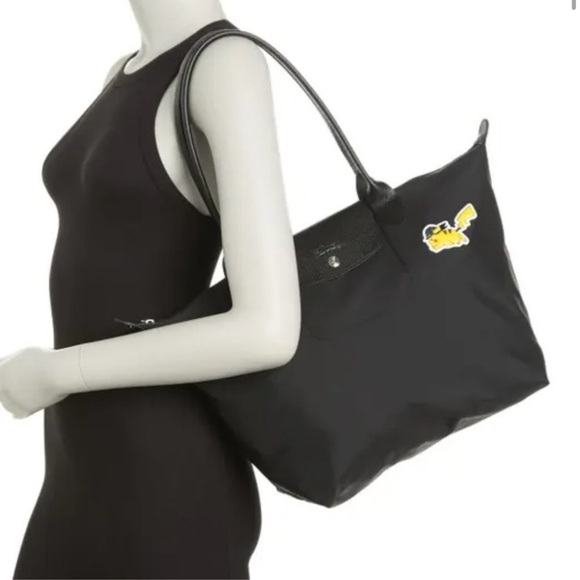 Longchamp x Pokemon Pikachu Le Pliage Large Shoulder Tote black NWT - Picture 2 of 2